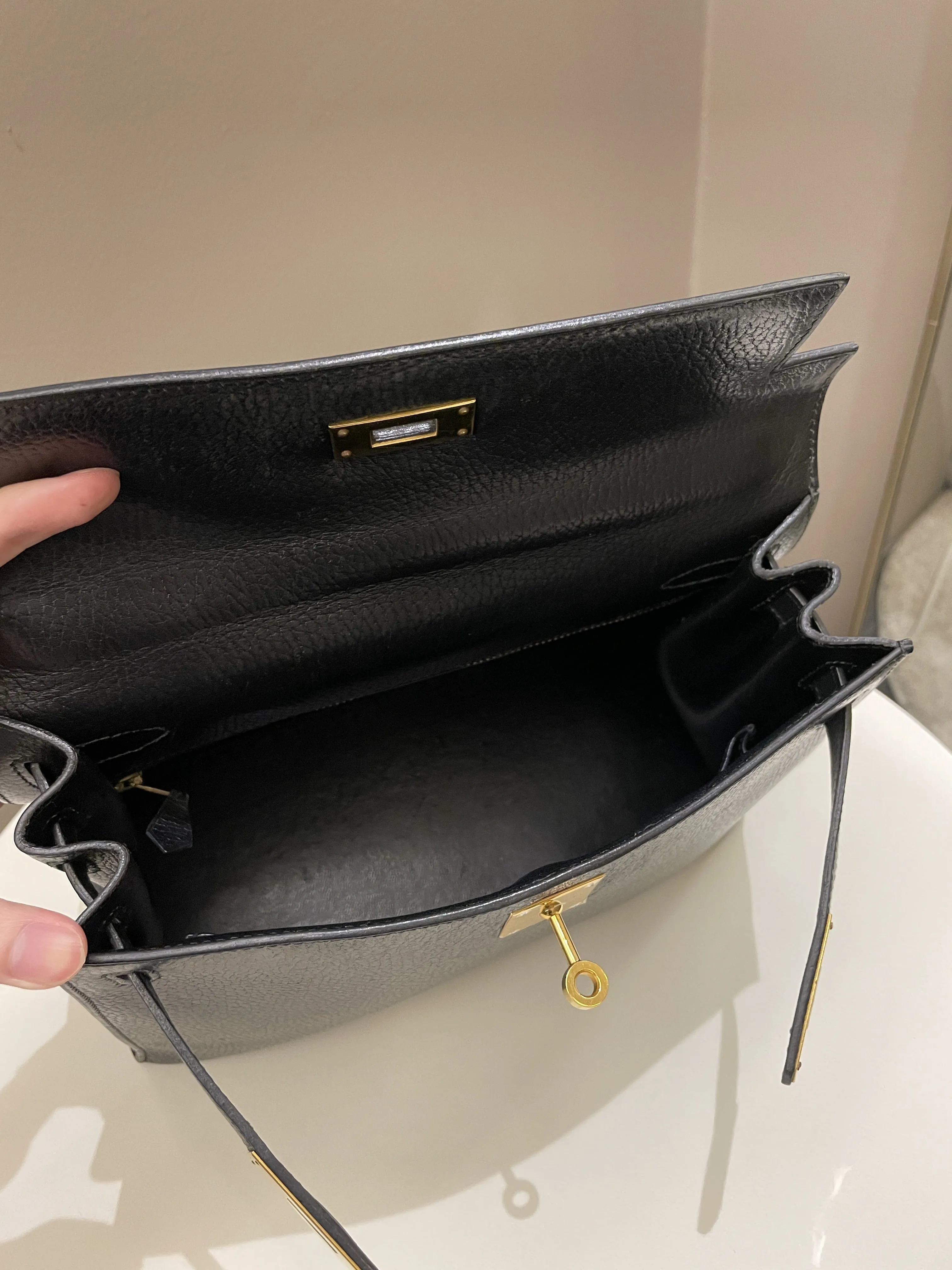 Hermes Vintage Kelly 28 Black Ardennes